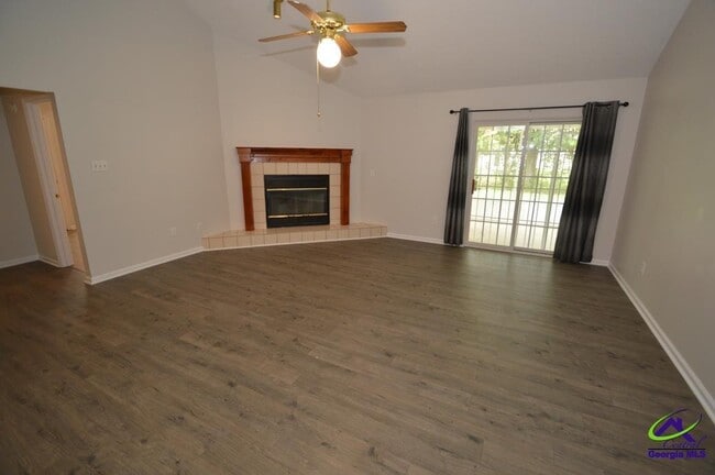 Photo - 309 Northlake Dr