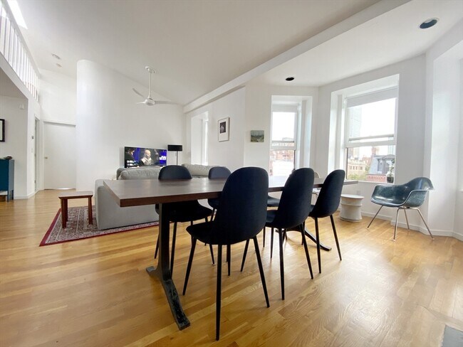 Photo - 363 Marlborough St Unidad 8