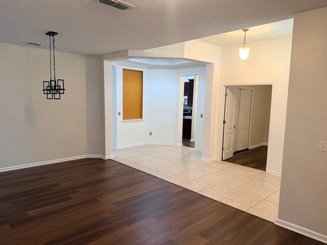 Photo - 3058 Whispering Willow Way