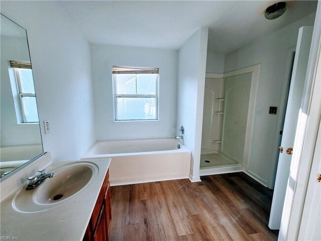 Photo - 23 Regal Way