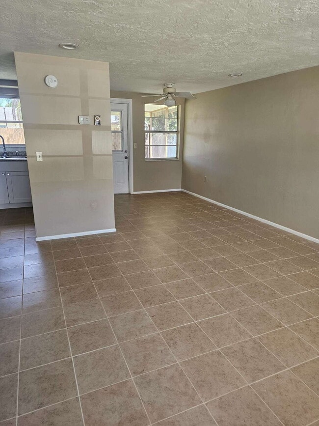 Photo - Bright & open 1 bedroom, 1 bath with scree...