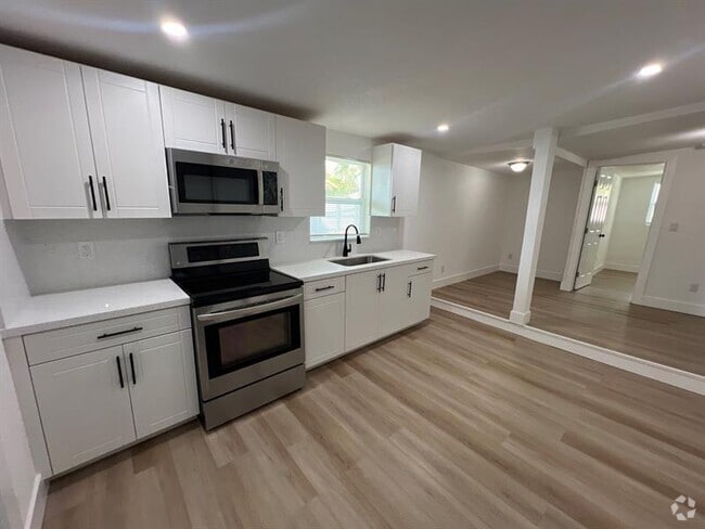 Building Photo - 10540 NW 28th Ave Unit 02 Rental