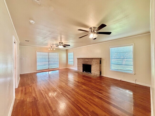 Photo - Unbeatable Location! Walk Across the Street to TXST Campus