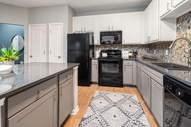 Photo - Luxe At 1820