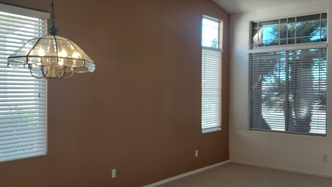 Photo - GORGEOUS FORMER MODEL!