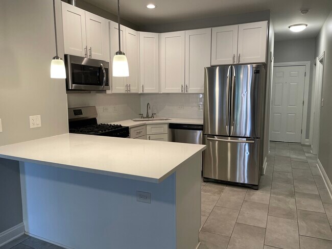 Photo - 2428 N Avers Ave Unit 1