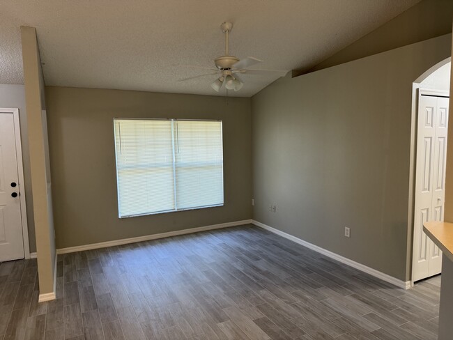 Photo - 546 Lancaster Ave