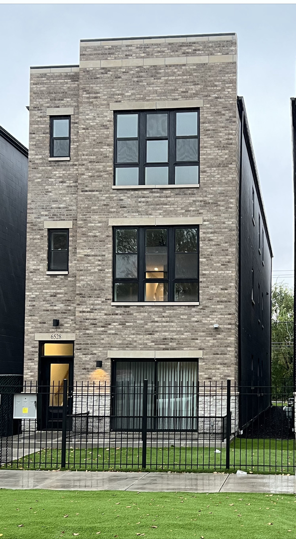 Building Photo - 6528 S Maryland Ave Unit 3 Rental
