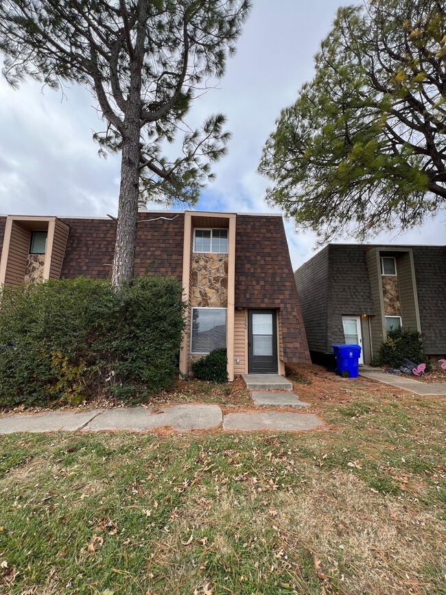 Photo - 1240 Northcliff Ave Casa