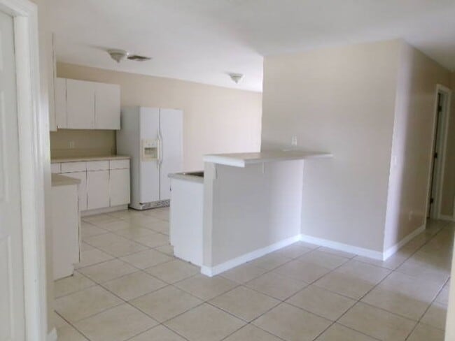 Photo - SW Cape 3/2/1 Duplex Avail Now