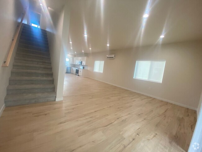 Building Photo - 3013 E 36th Ave Unit 1 Rental