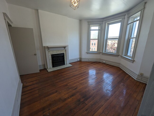 Building Photo - 3648 Shenandoah Ave Unit 4 Rental