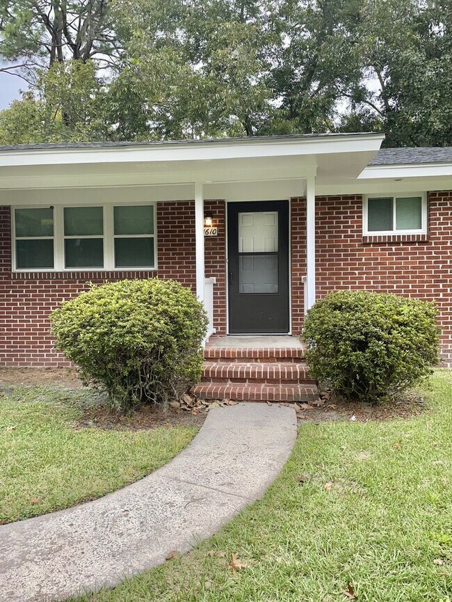 Photo - For Rent – Beautifully Renovated 3 Bedroom, 2 Bathroom Home