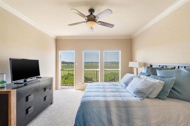 Photo - 970 Parkview Dr