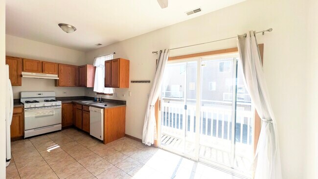 Photo - 1766 Fieldstone Dr N