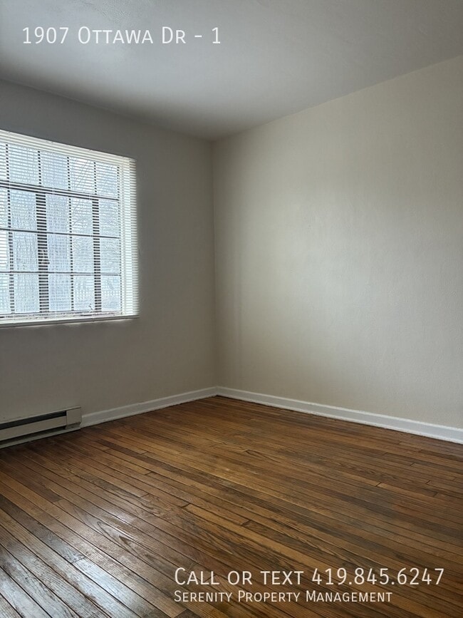 Building Photo - 1907 Ottawa Dr Unit 1