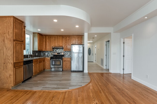 Photo - 10 Oxford St