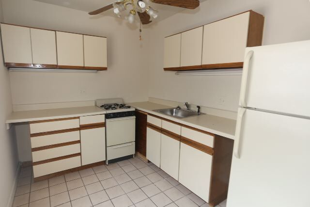 Photo - 824 W Cornelia Ave Unit 011