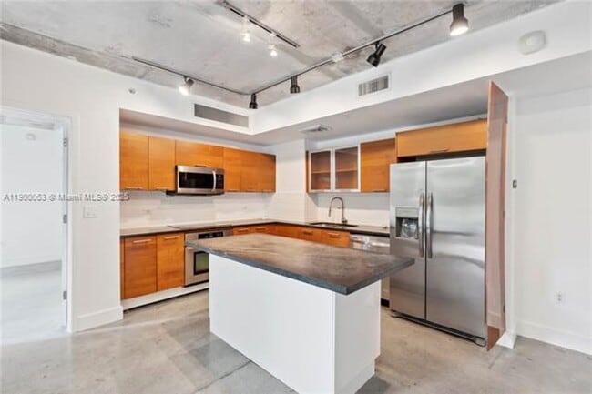 Photo - 3451 NE 1st Ave Unit 3451 NE 1st Ave  M0707