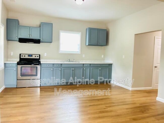 Photo - 611 S Mountain St Unidad A
