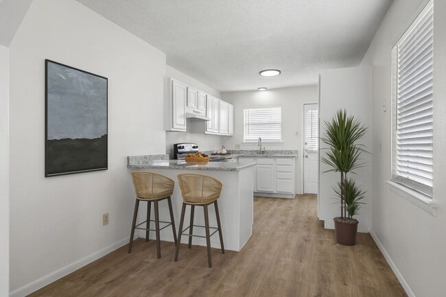 Photo - Freshly Renovated 3-Bedroom Duplex Unidad 341 Fouts
