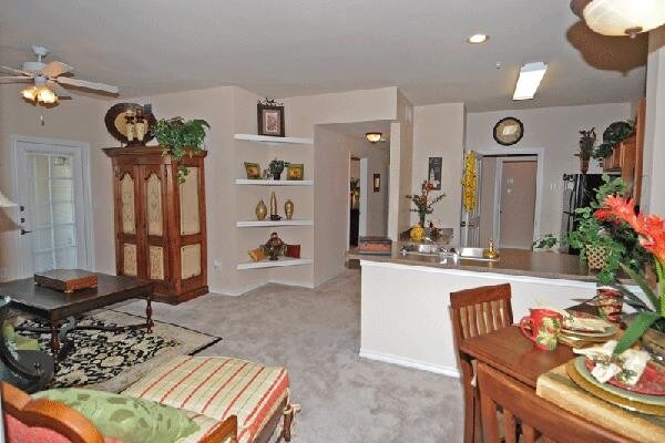Sunset Pointe Apartments