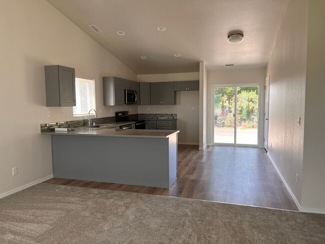 Photo - Newer Construction Home!!