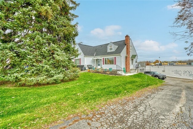 Photo - 1070 Gravel Rd