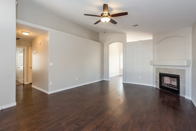 Photo - 867 E Morelos St