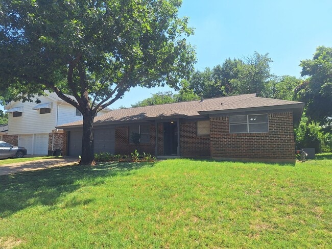 Photo - 513 Simmons Dr