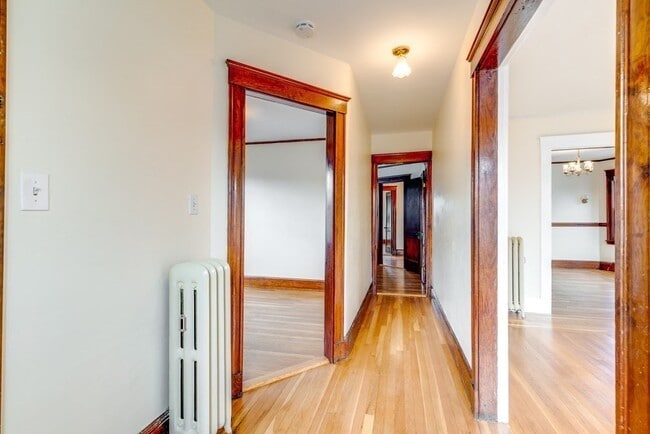 Building Photo - 103 Fuller St Unit 2