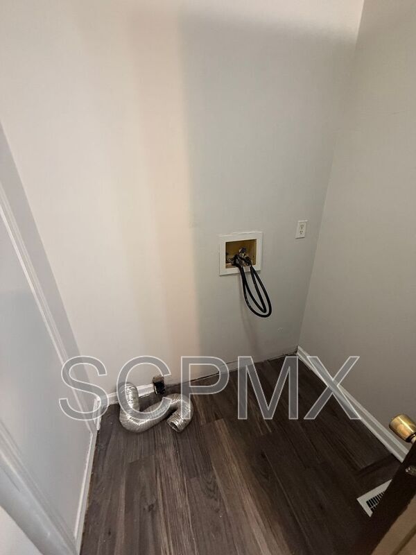 Photo - 5914 Amberly Ln