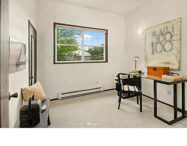 Photo - 322 24th Ave E