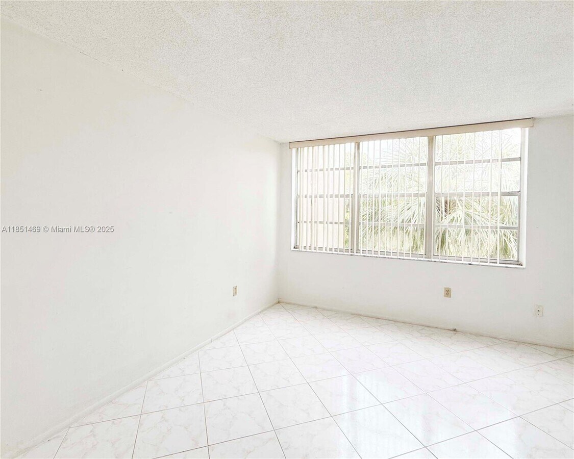 Photo - 9430 Tangerine Pl Unit 305