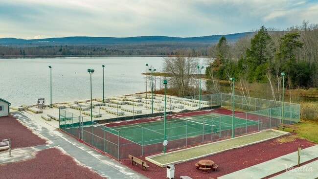 Photo - Quail Hollow Village