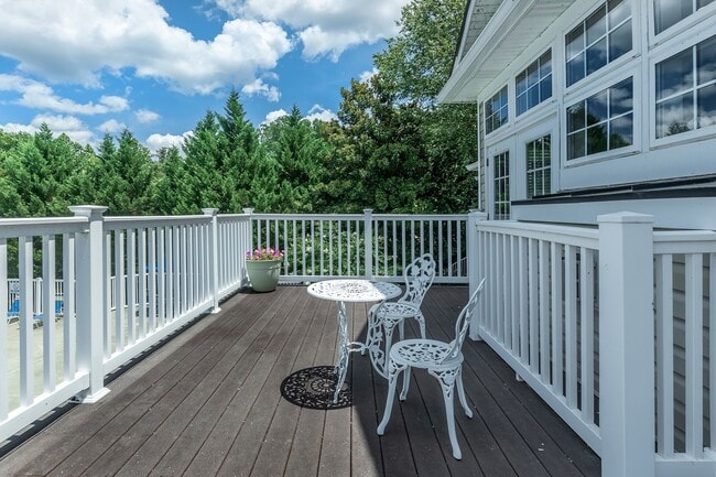 Overlook at Falling Creek Apartment Homes