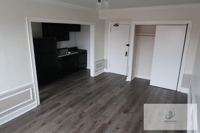 Photo - 5301 N Ashland Ave Unit 109