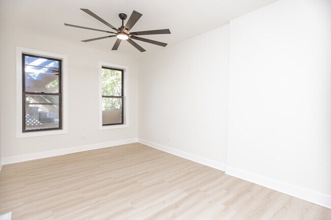 Photo - 1322 W Ohio St Unit 1R