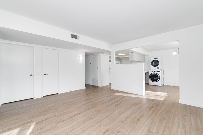 Photo - 1138 N Valley St