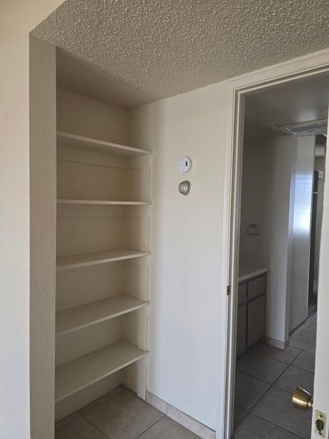 Photo - 3525 E 3rd St Unidad 106