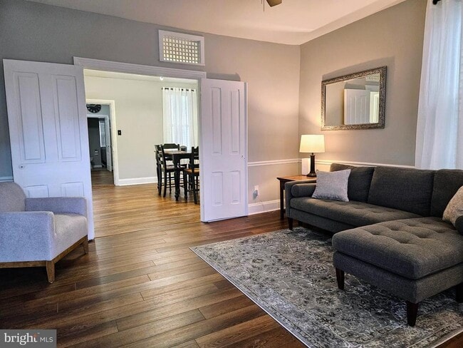 Photo - 279 W Main St