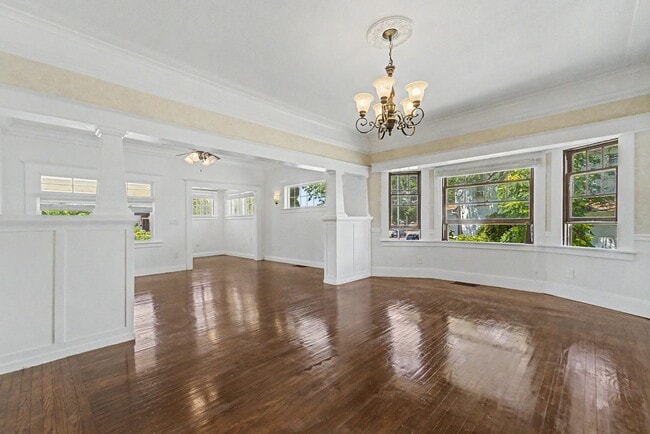 Photo - 3 bedroom 2 Bath Home MUST SEE