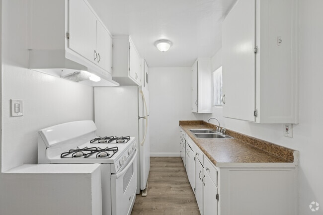Studio - 410SF - Kitchen