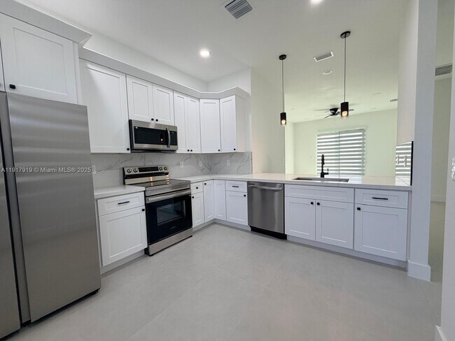 Photo - 1144 Mobley St E