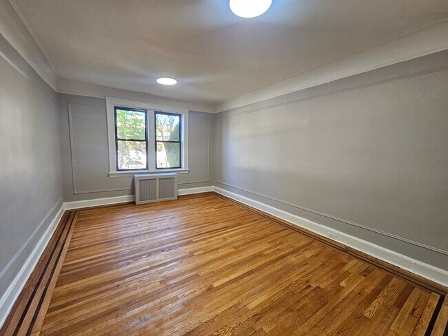 Photo - 331 Elmora Ave Unidad J