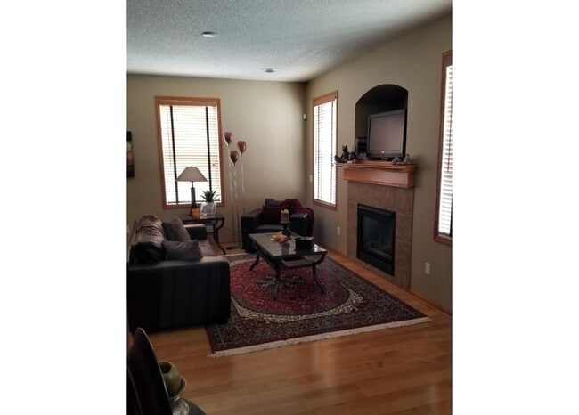 Photo - End-Unit Townhome *3Bd*2.5Ba plus loft*1767sqft. Community Pool! Available July 1st!