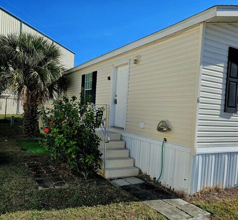 Building Photo - 1401 Village Blvd Rental