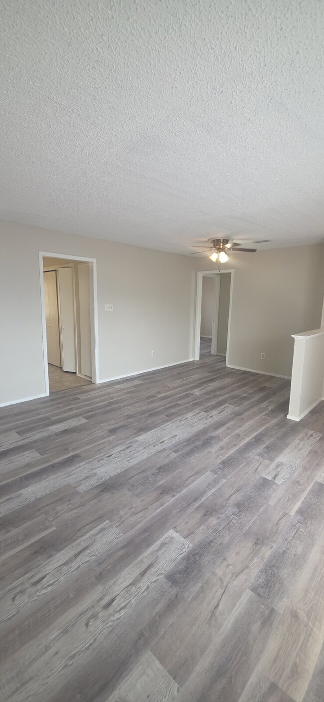 237 Vista Way