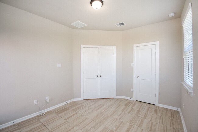 Photo - 7643 Green Bulrush Wy