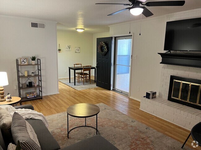 Building Photo - Super 1/1/1 covered parking near park and ... Rental